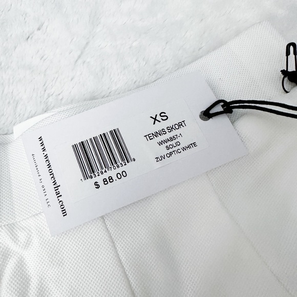 NWT- WEWOREWHAT Pleated High-Rise Stretch-Woven Tennis Skort -
Optic White - Picture 6 of 13